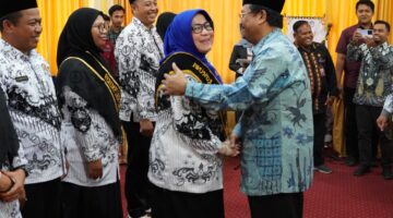 Profesor Dr KH Suran Nasomal Penjab Timpas Sambut Hangat “PGRI Aceh Singkil Memulai Babak Baru, Bupati Ajak Perkuat Kolaborasi Membangun Pendidikan Berkualitas”